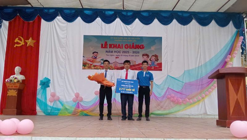 Quỹ khuyến học FOBIC trao tặng tới trường THCS Nậm Cần - tỉnh Lai Châu