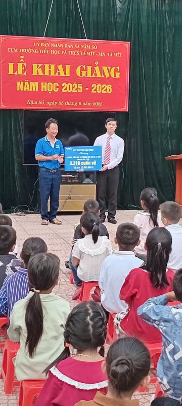 Quỹ khuyến học FOBIC trao tặng tới trường TH và THCS Tà Mít - tỉnh Lai Châu